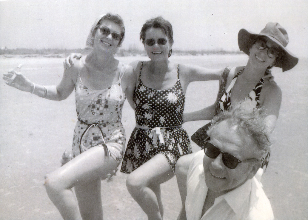 Ilderton (at far right) with Gloria Rochelle, Mary Montgomery, and Carey Ilderton