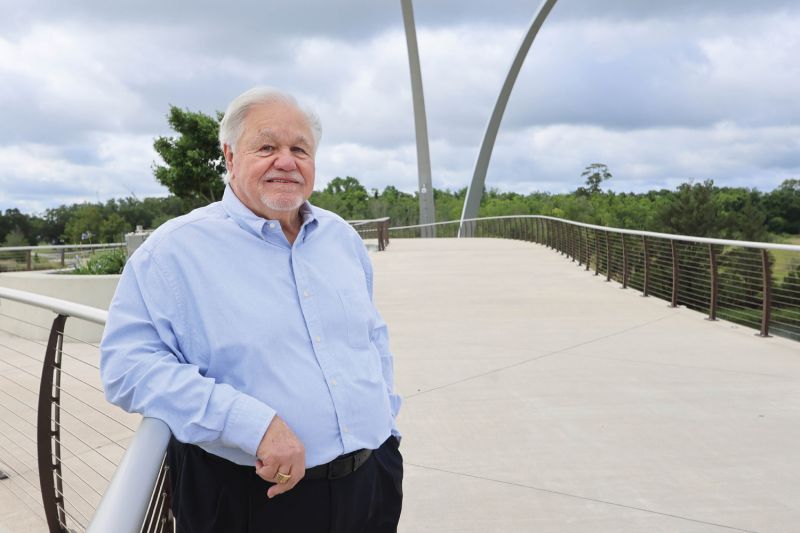 1994: Keith Summey elected North Charleston mayor, led the city for decades through the Naval Base closure and revitalization efforts, including Park Circle and Riverfront Park.