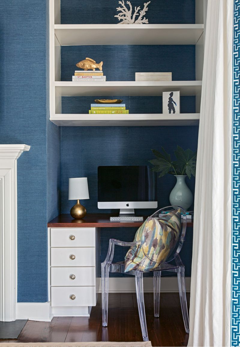 Here, Elebash maximized space, transforming one underutilized corner into a work and study zone. “The Lucite chair is functional without taking up too much visual space,” she notes.