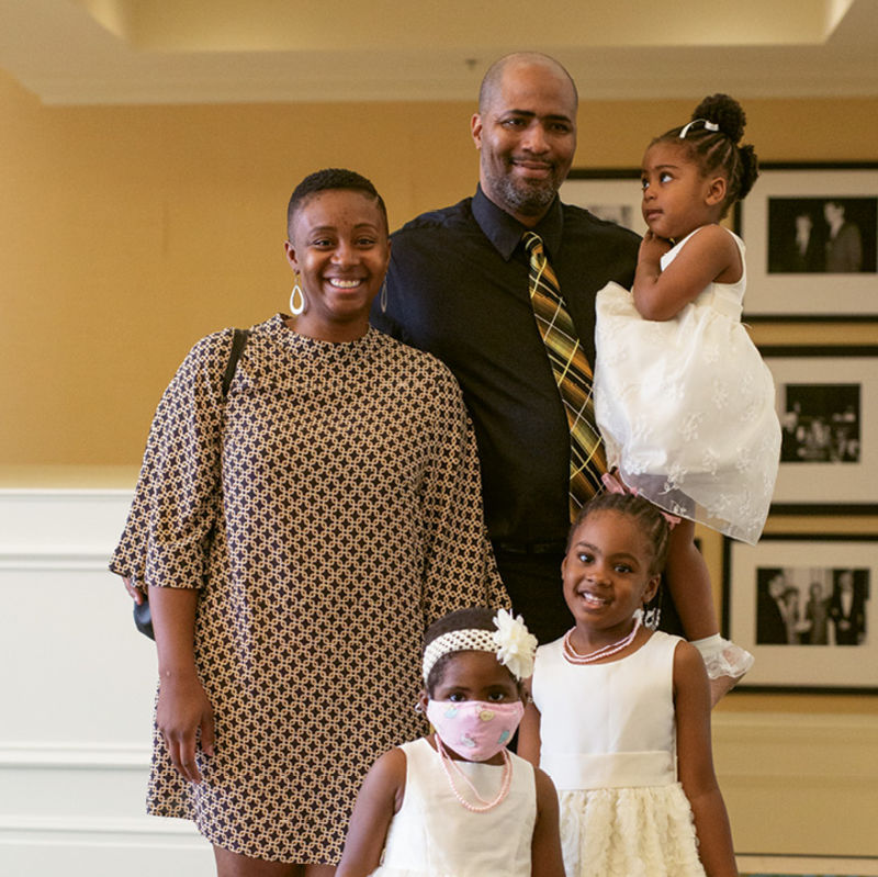 The Shell family: Alexandra, Jon, Ava (held), Ashlynn, and Alayna