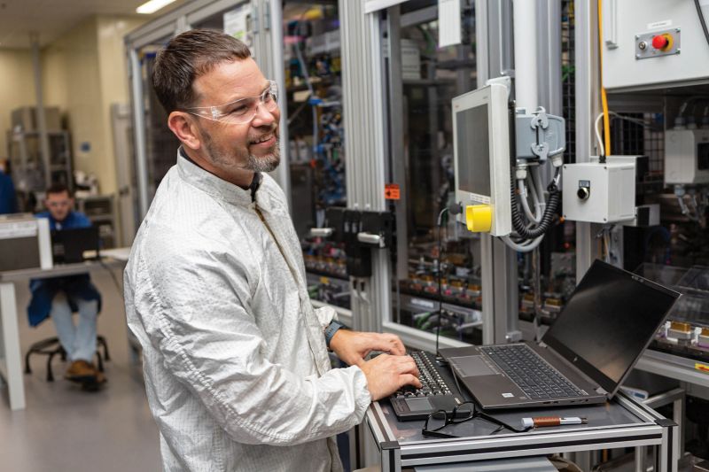 1995: Charleston Regional Development Alliance is founded to support existing companies like Bosch, and recruit others.