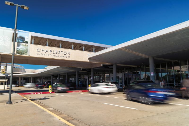 1985: Charleston International Airport&#039;s new terminal complex opens.