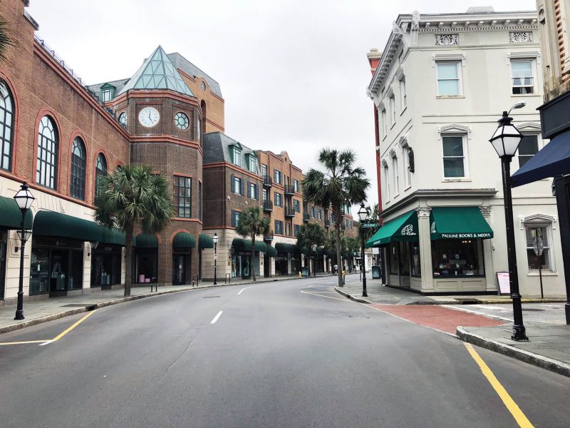 2020: The pandemic locks down the city.