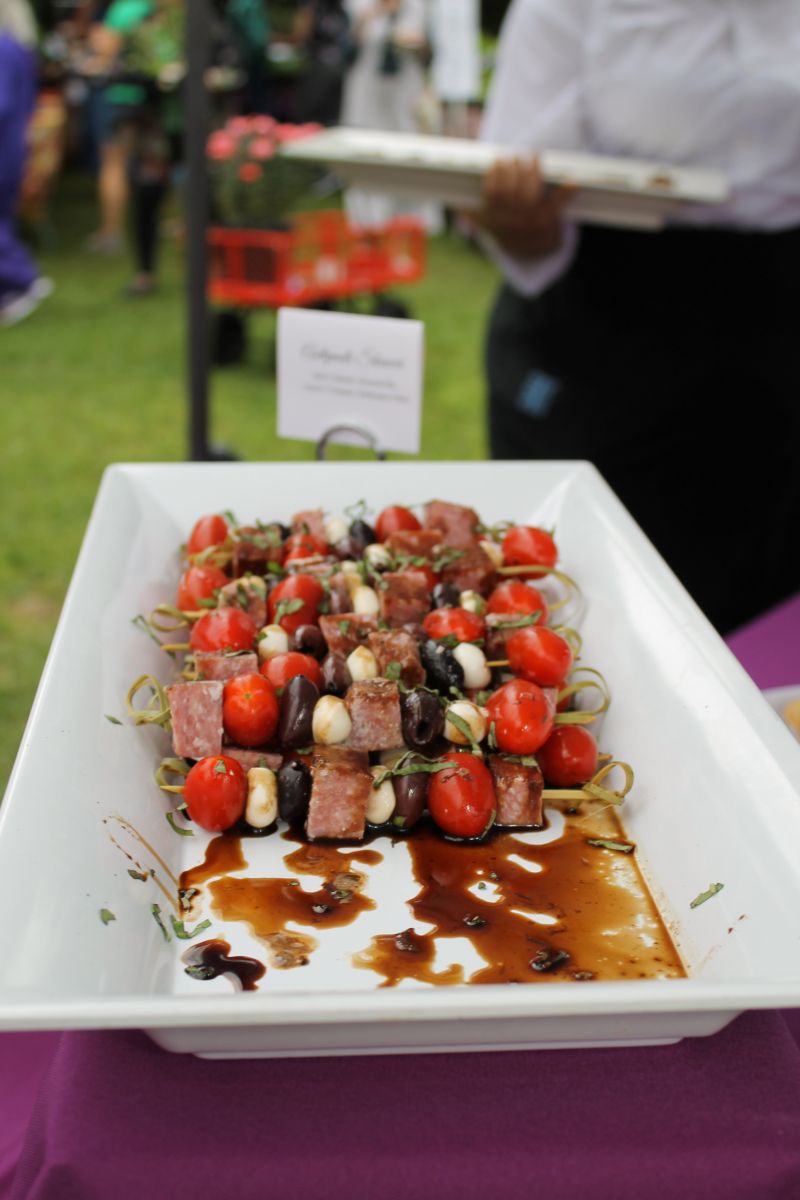 Thurston Southern Catering provided delectable bites for the event, such as the antipasti skewers of spicy salami, mozzarella cherry tomato, and kalamata olive.