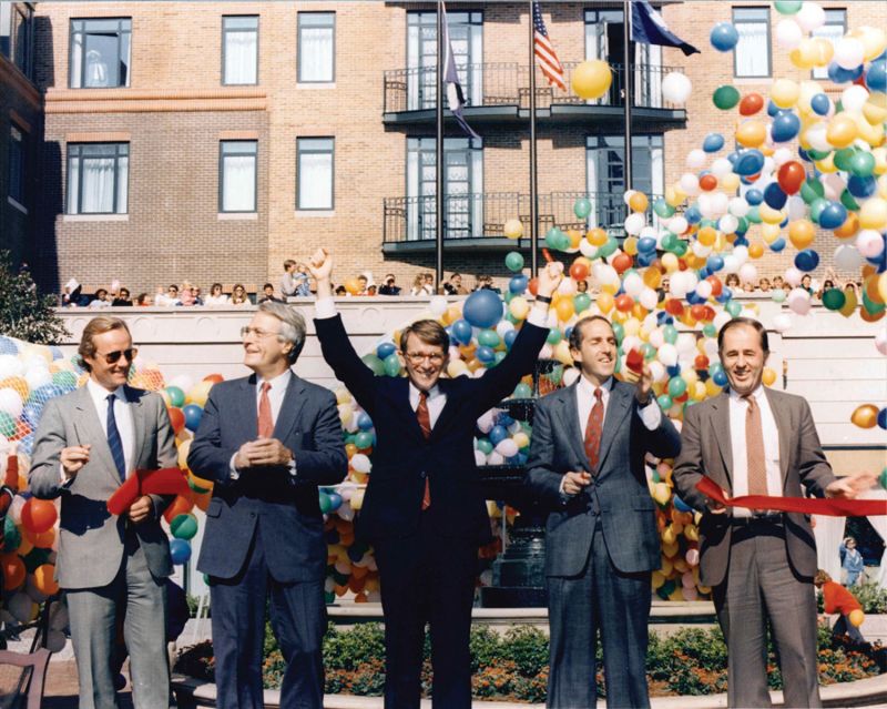 1986: The Charleston Place Hotel debuts