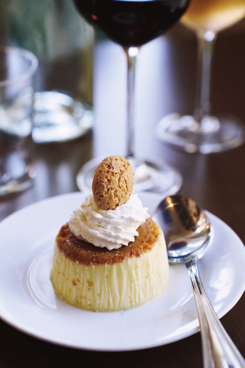 Lime and amaretti cheesecake